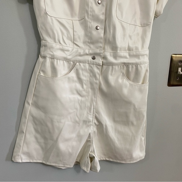 ENTRO faux leather romper small off white - Picture 3 of 6
